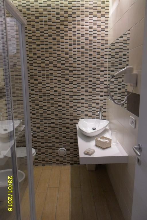 Location Lory Hotel Busto Arsizio Exterior foto