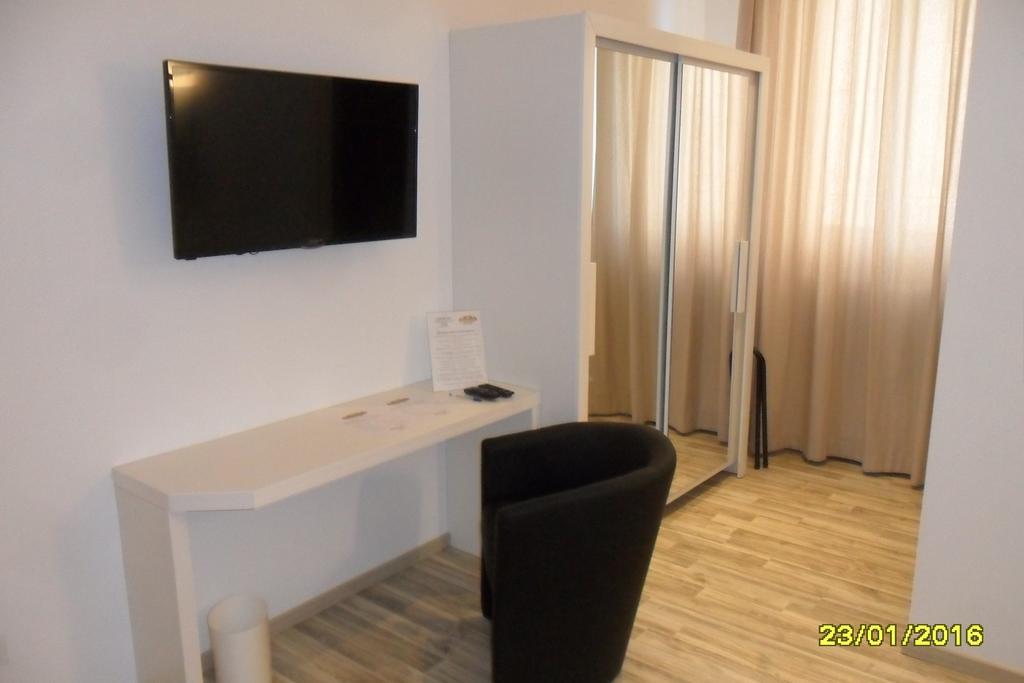 Location Lory Hotel Busto Arsizio Exterior foto