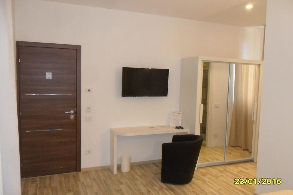 Location Lory Hotel Busto Arsizio Exterior foto