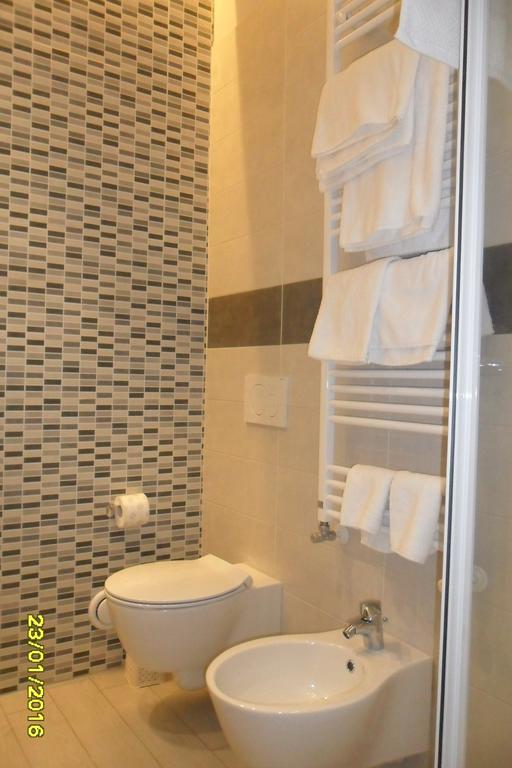 Location Lory Hotel Busto Arsizio Exterior foto