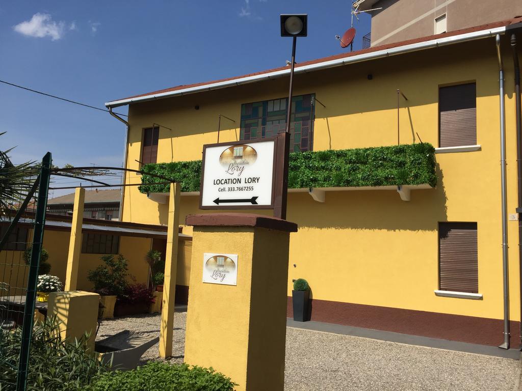 Location Lory Hotel Busto Arsizio Exterior foto